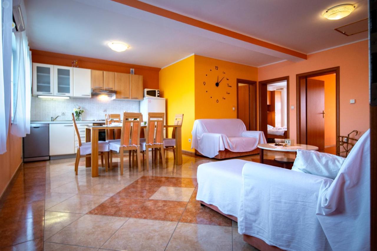 Kastell Apartments โลปาร์ ภายนอก รูปภาพ