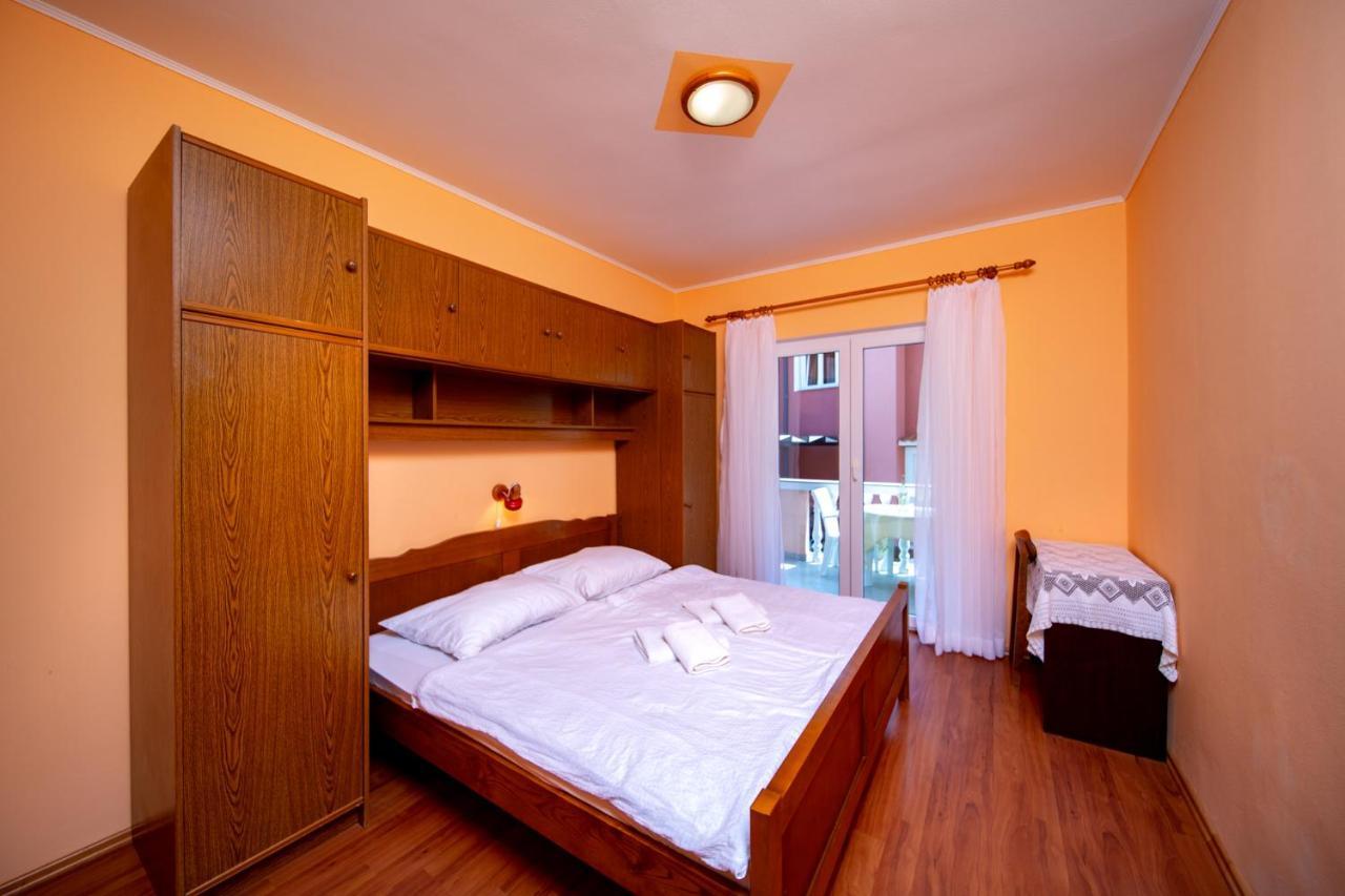 Kastell Apartments โลปาร์ ภายนอก รูปภาพ